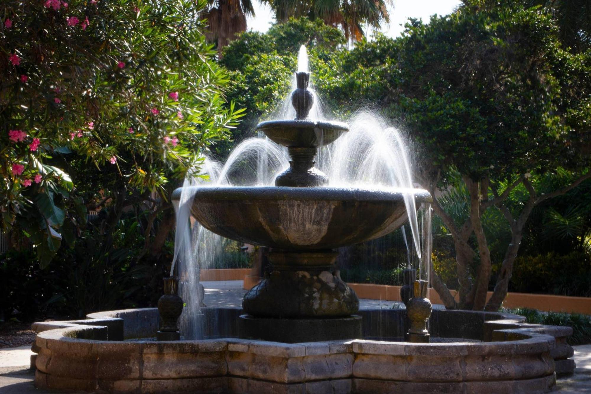 Courtyard By Marriott Bradenton Sarasota/Riverfront Экстерьер фото